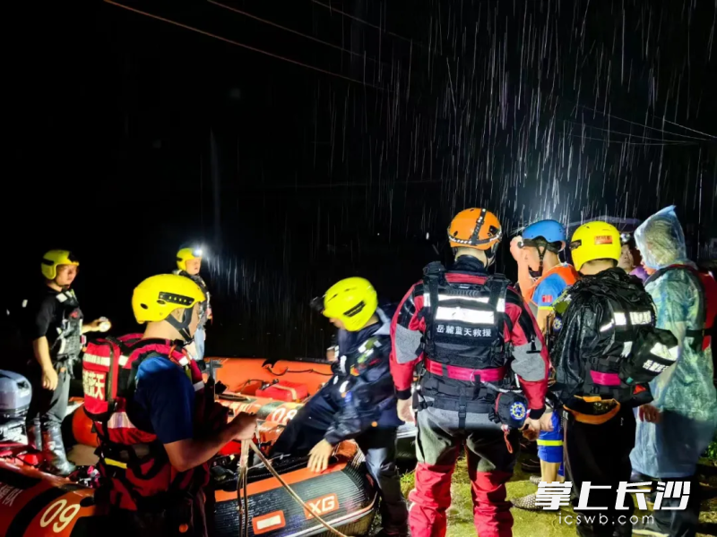 6月24日暴雨袭城以来，岳麓蓝天救援队第一时间响应，闻讯而动、向险而行，圆满完成多项救援任务。