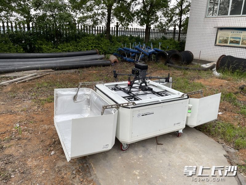 土石堤坝渗漏预警系统搭载的无人机设备。 均为受访者供图