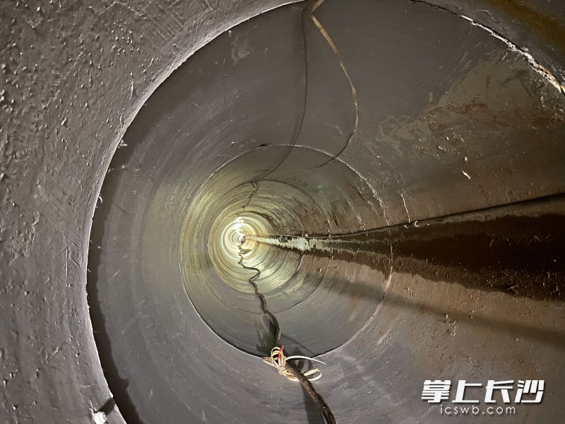 新红旗渠渠体采用了更为坚固的Ⅲ级钢筋混凝土管、玻璃钢夹砂管、球墨铸铁管。