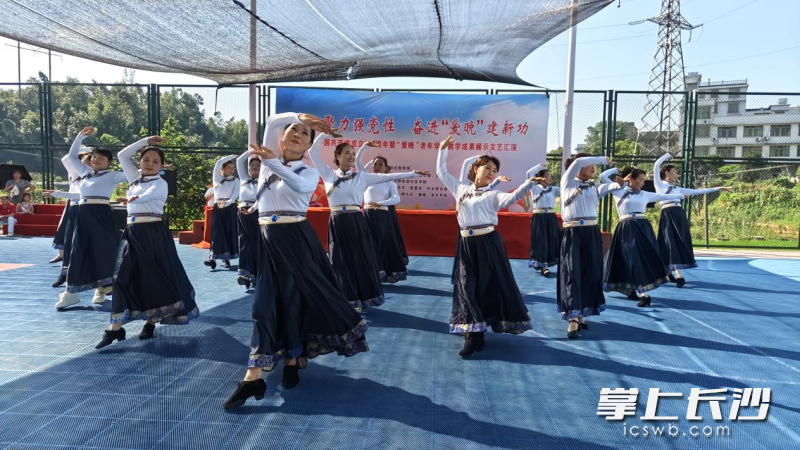 学员们以最饱满的热情最佳的状态全身心投入。