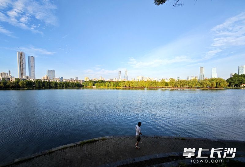 风景如画的年嘉湖。 风景如画的年嘉湖。