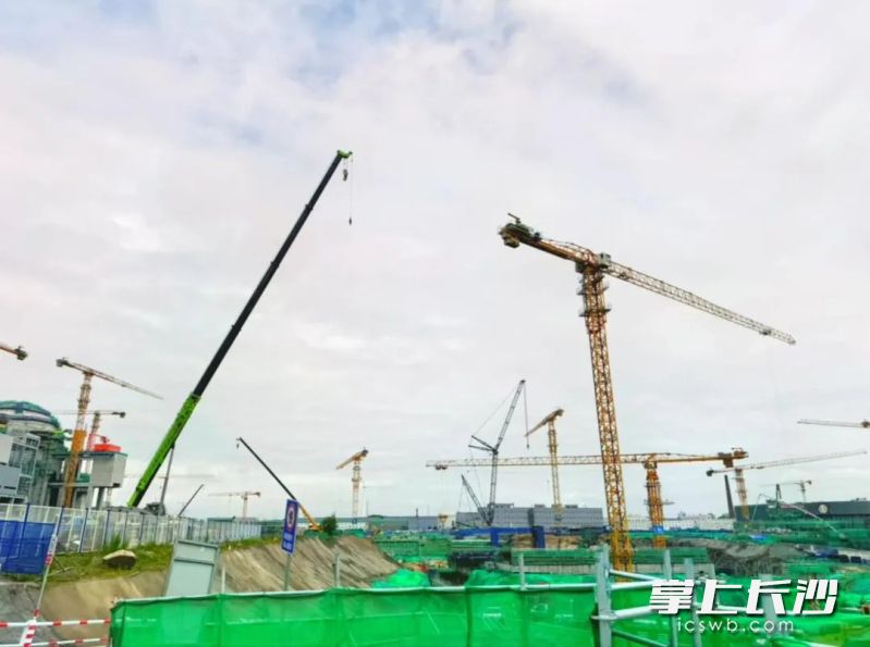 “激光雷达全域主动防撞预警系统”测试现场。