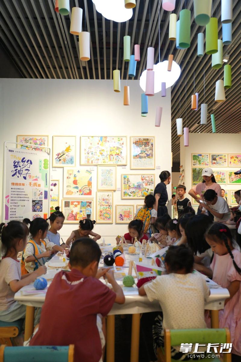 公教活动现场。