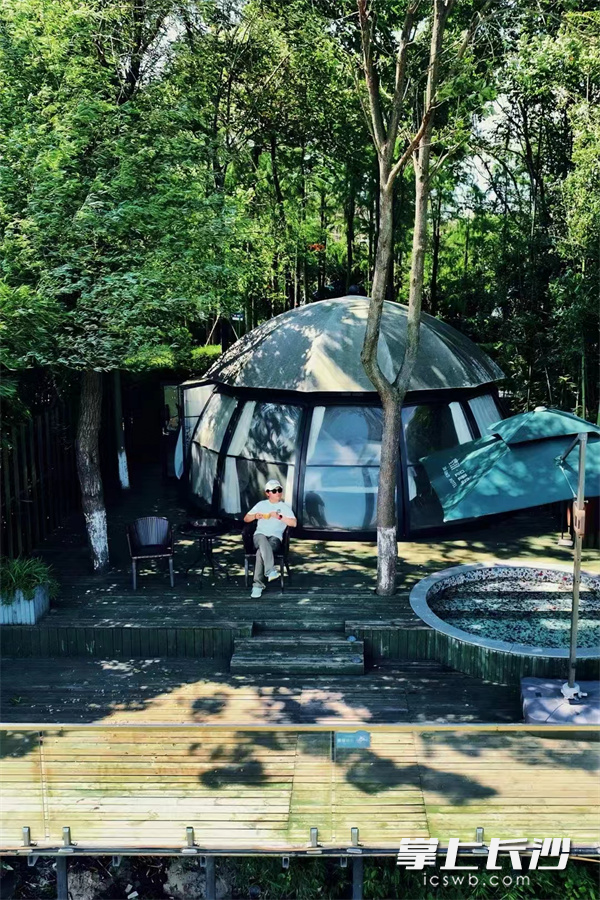 足迹岛星空民宿。