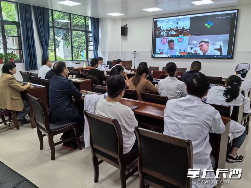 医联体单位可通过医疗联合体平台免费提出疑难病例讨论申请，湖南省人民医院专家团队即刻响应，开展高效的MDT（多学科）远程会诊指导。均为长沙晚报通讯员 孙若蓝 供图