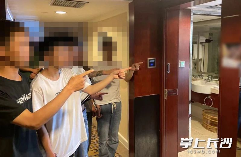 5位犯罪嫌疑人被抓获。长沙晚报通讯员 李三平 供图