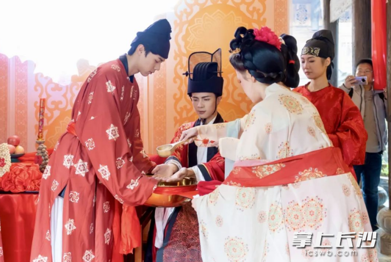 传统中式婚礼让你见证。