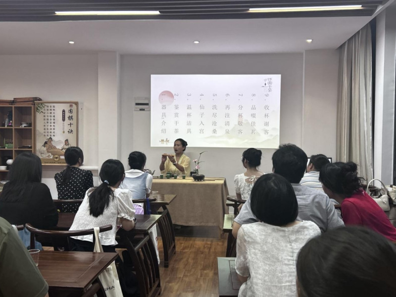 天心区青年夜校第六期——茶艺课现场。 均由天心区供图