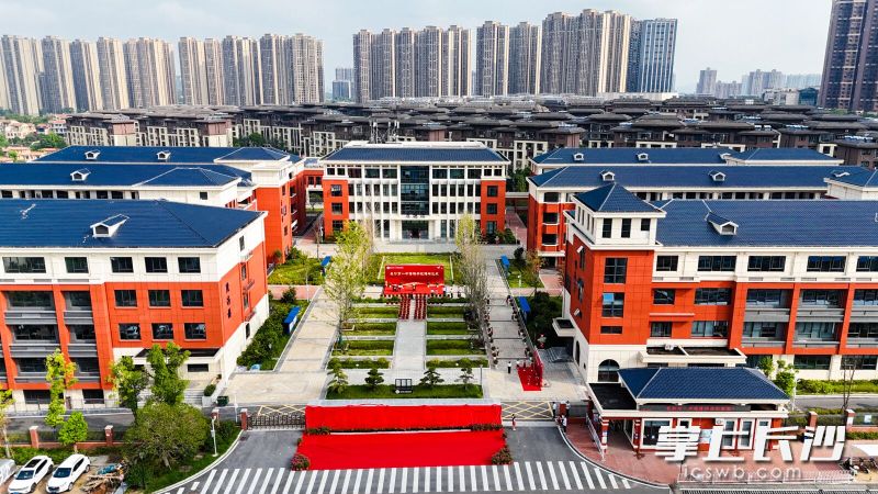 美丽的长沙市一中博雅学校校园。  长沙晚报通讯员 刘亚飞 廖政伟 供图
