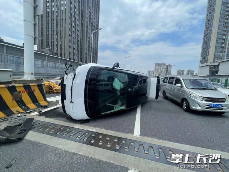 事故现场。长沙晚报通讯员 杨哲 供图