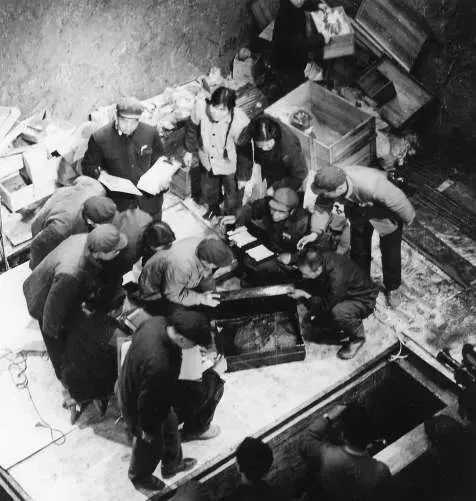 马王堆三号墓发掘现场。