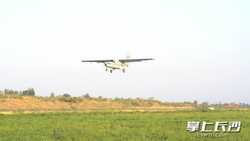 载重超3吨，国内首架大型无人运输机——SA750U成功首飞。长沙晚报通讯员 刘鹏飞供图