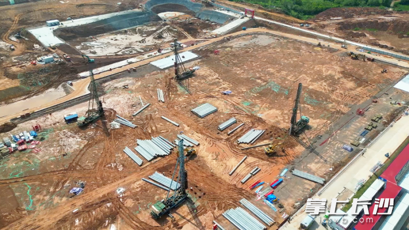 项目正在进行桩基础施工。均为长沙晚报通讯员郑雨龙供图