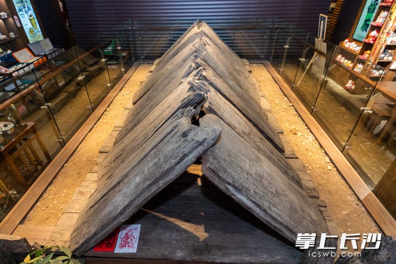 位于原财贸医院考古工地旁印象城潭州市集的宋代涵渠遗址陈列馆。长沙晚报全媒体记者 董阳 摄