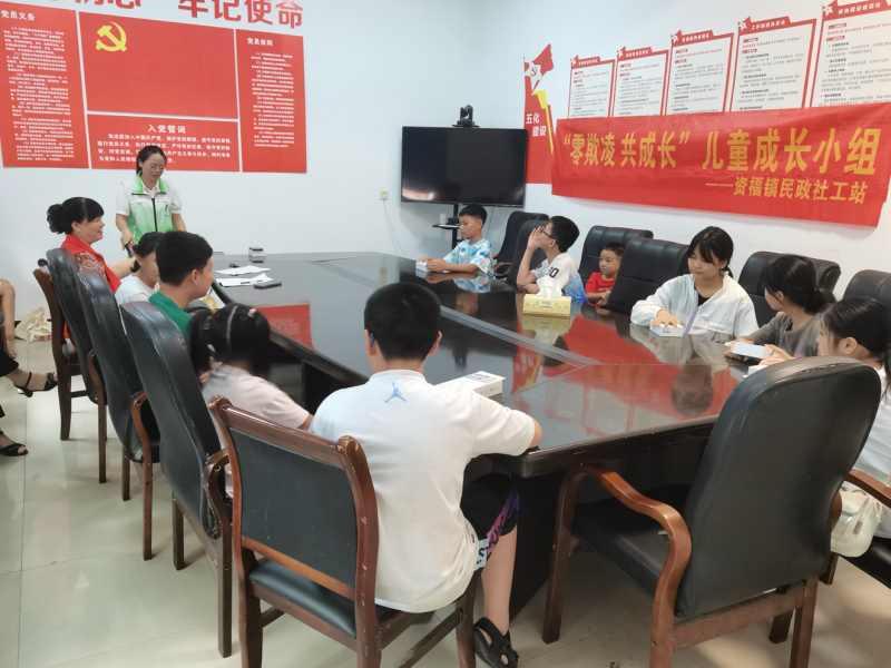 小组成员勇敢向校园欺凌说“不”。