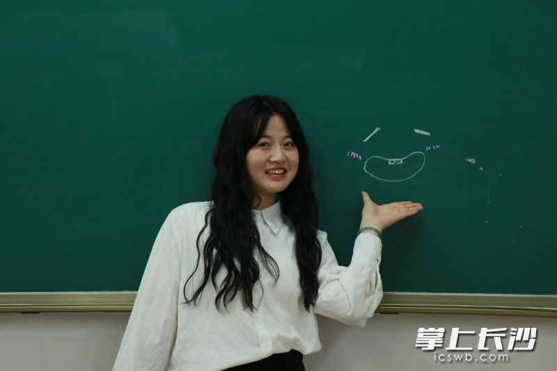 今年刚入职的王响期待自己成为优秀教师。