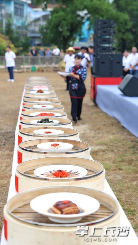 小河乡是正宗浏阳蒸菜发源地之一。 小河乡是正宗浏阳蒸菜发源地之一。