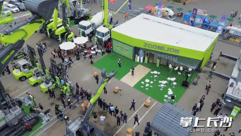 2024印尼国际矿业展中联重科展区。 均为长沙晚报通讯员李家宇供图