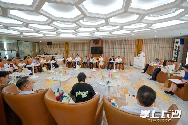 9月18日下午，天心区“天心红”人才政情通报会暨第44次区长企业接待日活动举行。  均为长沙晚报全媒体记者陈飞摄