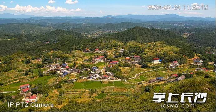 湖南省第二测绘院的“铁塔哨兵”实时监测益阳市安化县集中连片耕地。通讯员供图