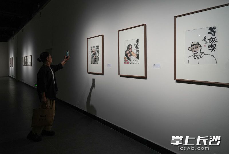 9月21日，“不一定是这 不一定是那——何立伟、林乐伦作品展”在长沙美术馆开幕。均为长沙晚报全媒体记者 邹麟 摄