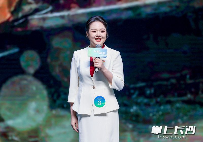 选手杨岚以《清水塘的见证》为题。均为主办方供图 选手杨岚以《清水塘的见证》为题。均为主办方供图