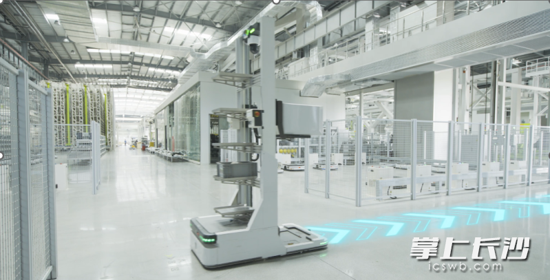 中联重科泵送机械5G智能工厂的自主化物流。