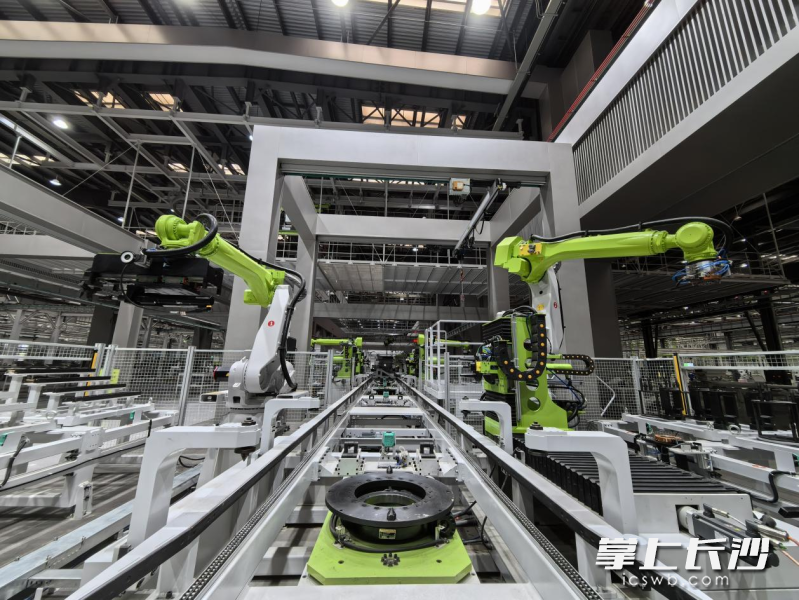 中联重科泵送机械5G智能工厂一景。