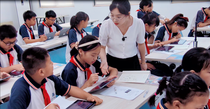 仰天湖中建小学的智慧德育课堂。