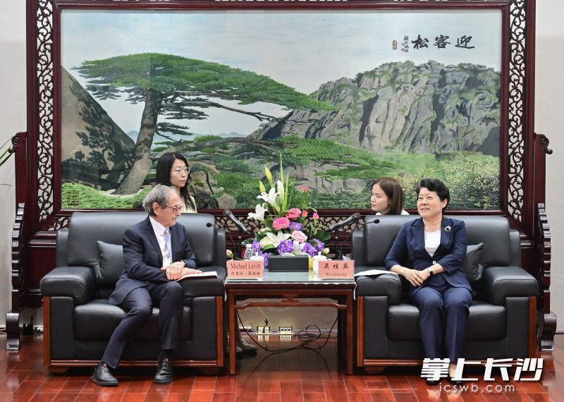 9月30日，省委常委、市委书记吴桂英会见2013年诺贝尔化学奖获得者迈克尔·莱维特一行。 长沙晚报全媒体记者 余劭劼 摄