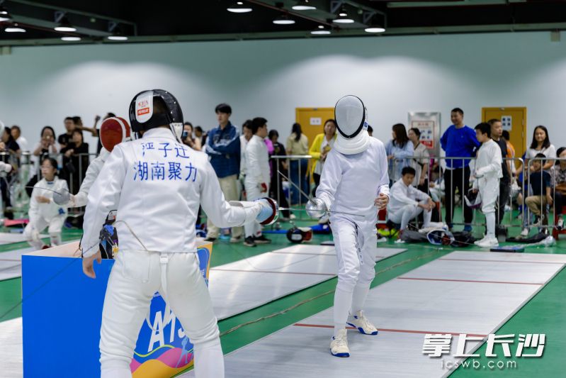选手们在比赛中。 选手们在比赛中。