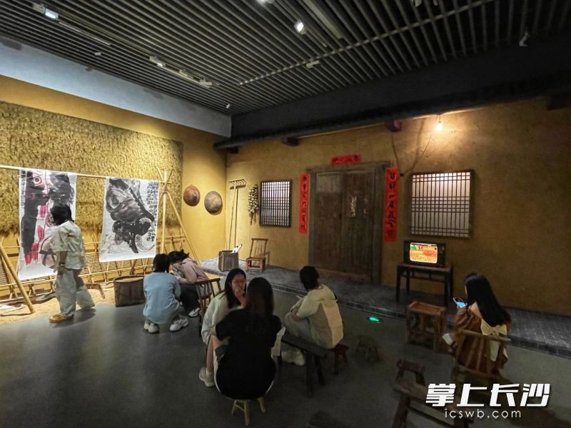 观展现场。 观展现场。