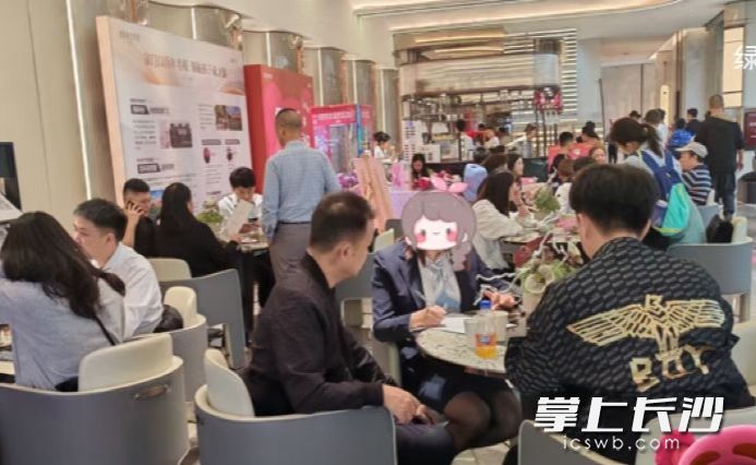 不少房地产业内人士称，近来市场受利好政策刺激明显。
