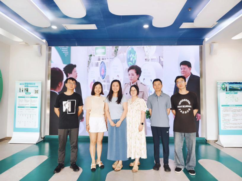 支部党员赴雨花区健康馆开展“服务基层‘小阵地’ 共筑百姓‘大健康’”活动。 支部党员赴雨花区健康馆开展“服务基层‘小阵地’ 共筑百姓‘大健康’”活动。