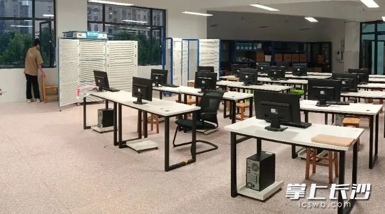 全新的实训室。