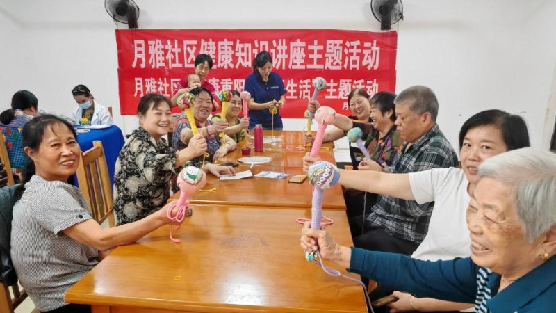 月雅党群一起共度重阳佳节。图片由受访者提供