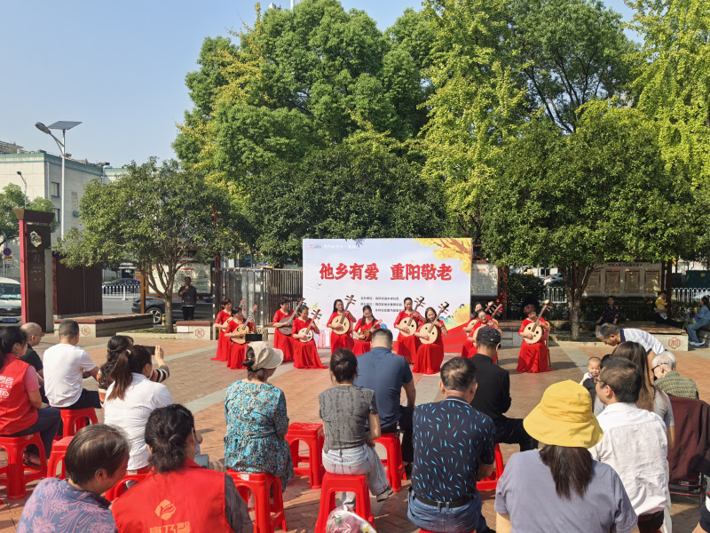 永祥社区开展重阳节文艺活动。图片由受访者提供