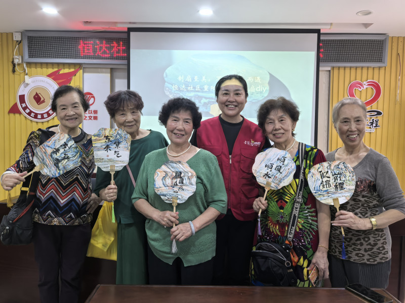 本次活动吸引了众多老年人的热情参与。图片由受访者提供
