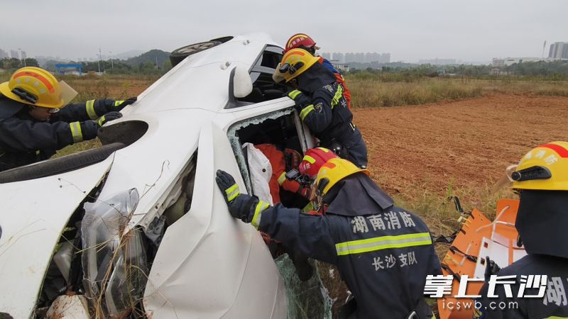 救援现场。 通讯员供图