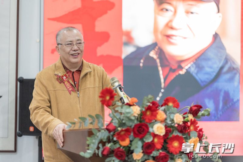 唐之享先生分享了自己对养生与书法结合的独特见解，鼓励年轻人学习书法，从笔中认识养生之趣