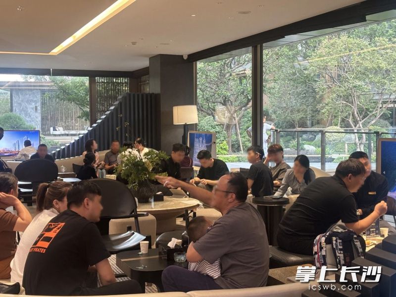 近来，随着各种政策的落地，楼市一线非常活跃，不少置业者准备“出手”。 均为资料图片