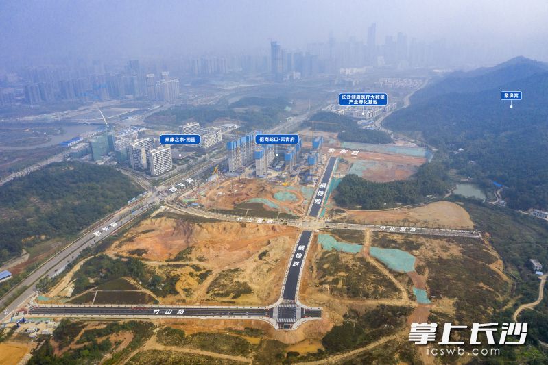 梅溪湖国际新城二期多条道路相继完成建设。均为长沙晚报通讯员 胡翔 供图