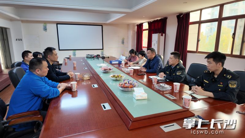 长沙食安技术帮帮团组织召开帮扶见面会，详细了解企业需求，明确帮扶重点。长沙晚报全媒体记者 周辉霞 摄