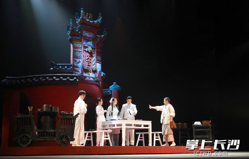 演员精心演绎。均为资料图片