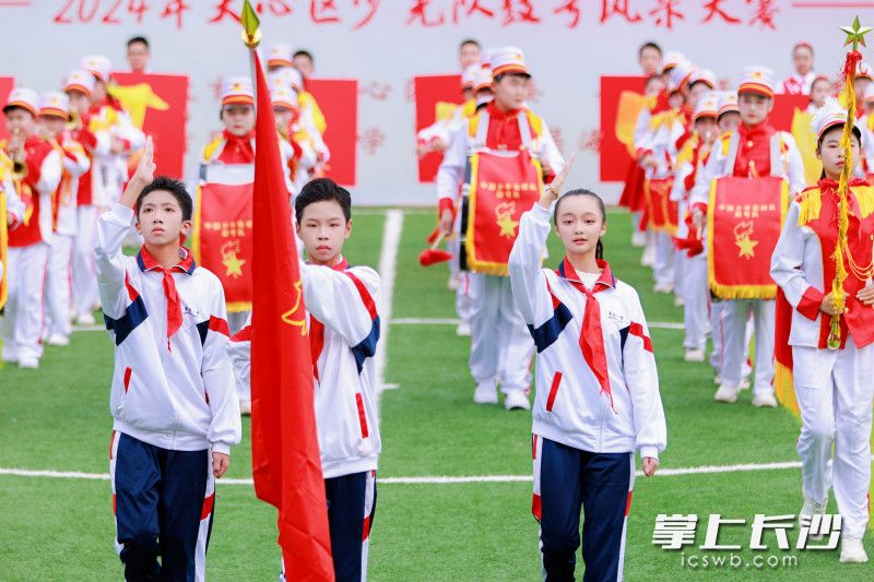 鼓乐铿锵明志向，童心向党共成长。
