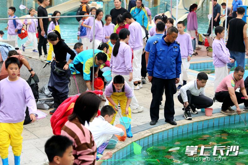 长沙世界之窗暖冬赶海节欢乐开启。 均为长沙晚报全媒体记者贺文兵摄