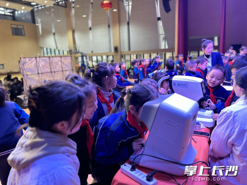 科普体验项目让孩子们大呼过瘾。均为通讯员 谭征凯 供图