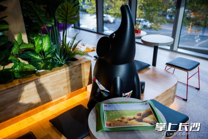 麦当劳“懵懵小象”、“麦麦绿色餐盘”等重塑好物单品 麦当劳“懵懵小象”、“麦麦绿色餐盘”等重塑好物单品