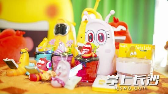 丰富的文创产品展示。