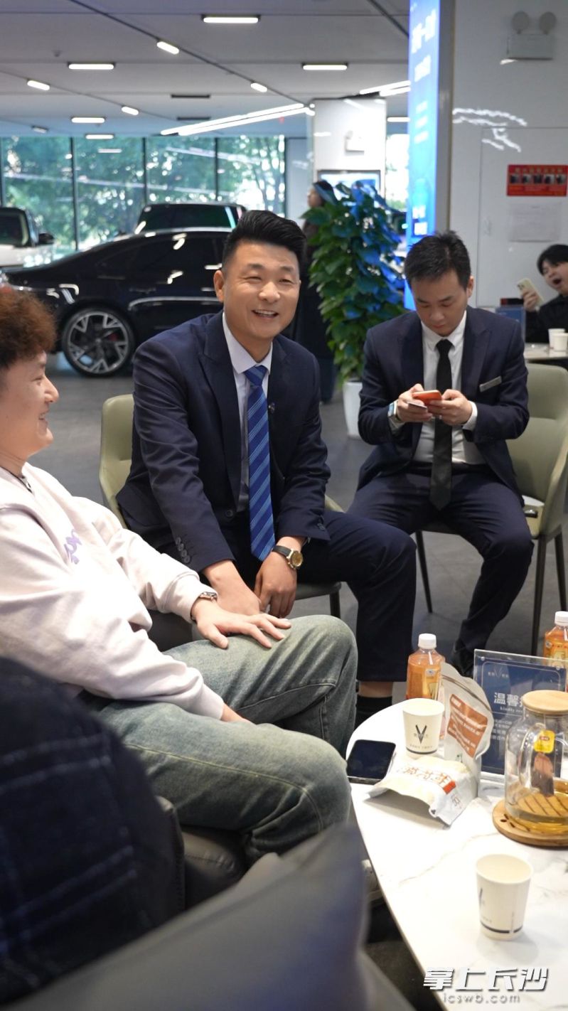 “一口价”的二手车销售模式，给顾客带来了放心的购车体验。